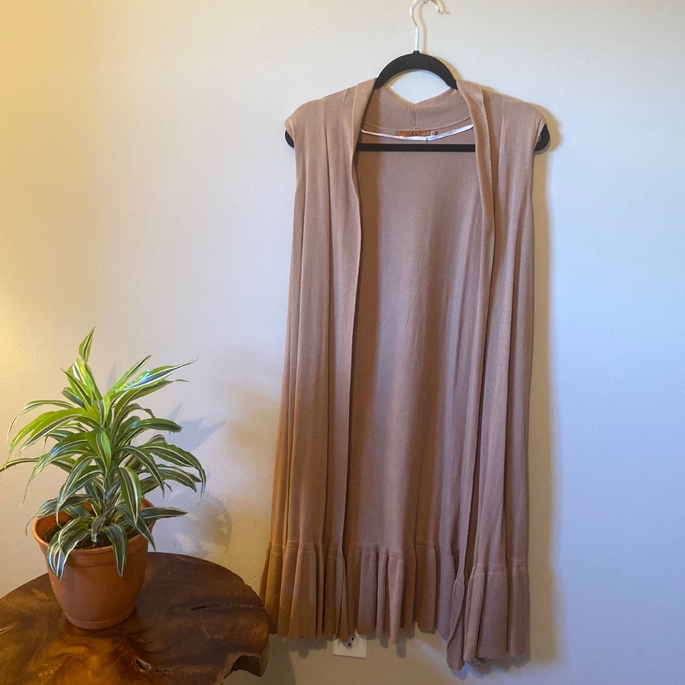 Sleeveless duster